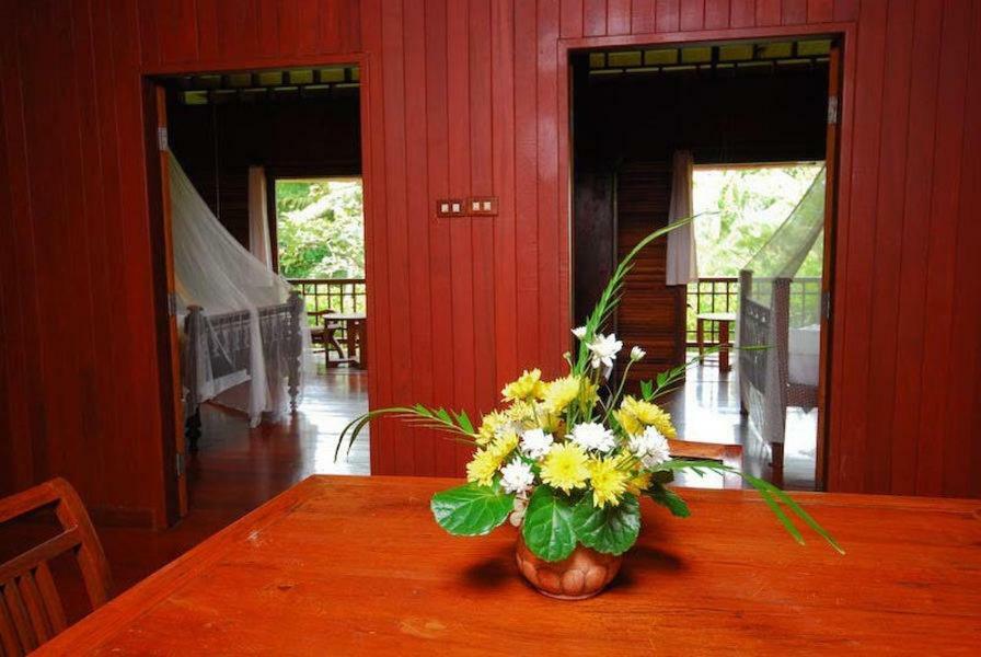 Baan Mai Beachfront Lone Island Phuket Exteriör bild