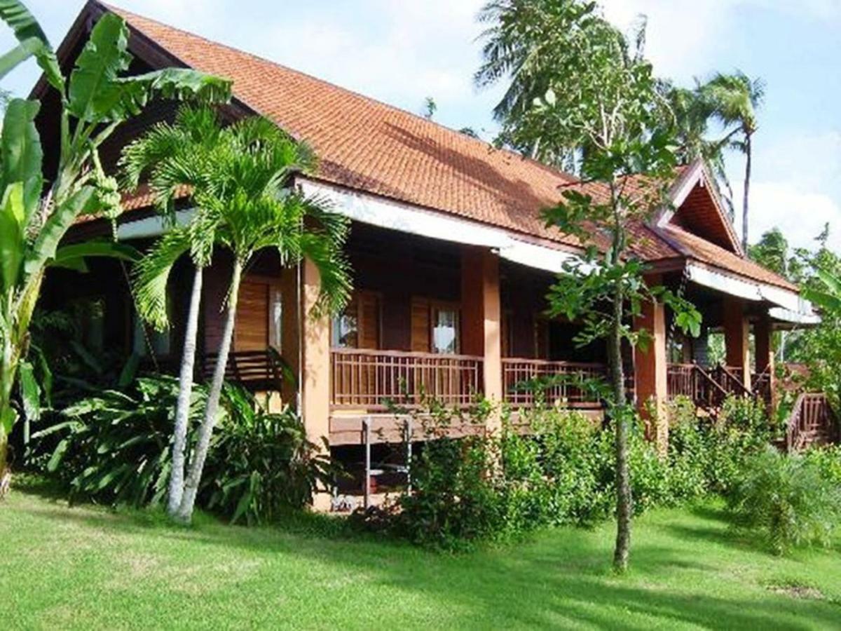 Baan Mai Beachfront Lone Island Phuket Exteriör bild