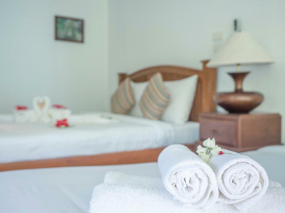 Baan Mai Beachfront Lone Island Phuket Exteriör bild