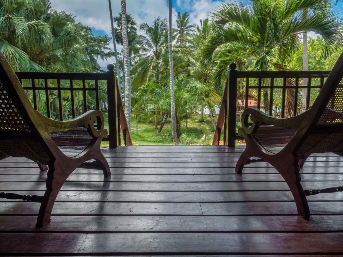 Baan Mai Beachfront Lone Island Phuket Exteriör bild