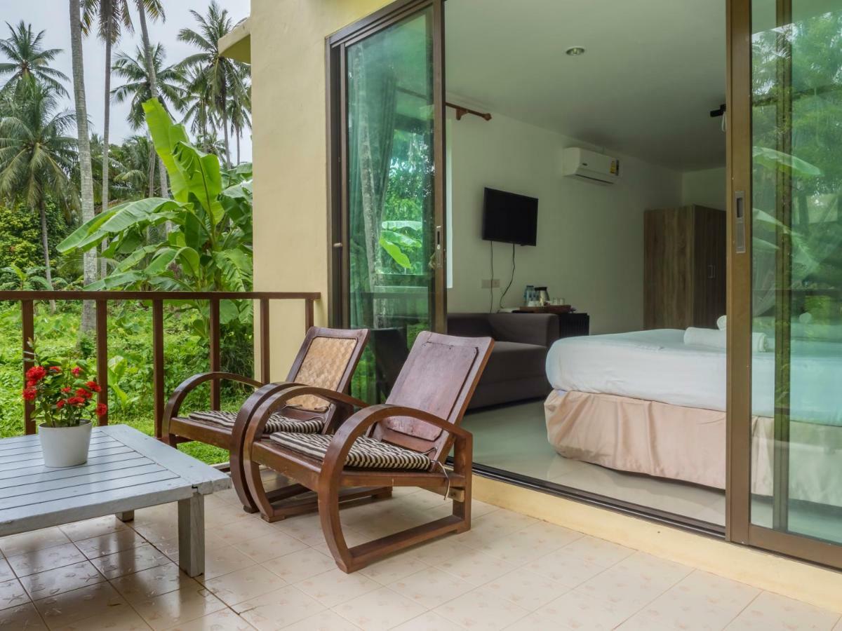 Baan Mai Beachfront Lone Island Phuket Exteriör bild
