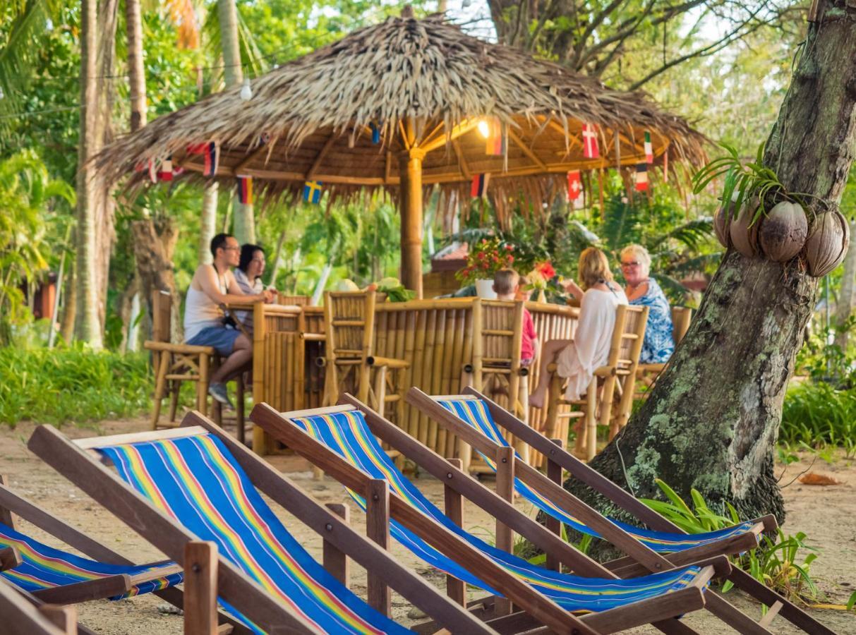 Baan Mai Beachfront Lone Island Phuket Exteriör bild