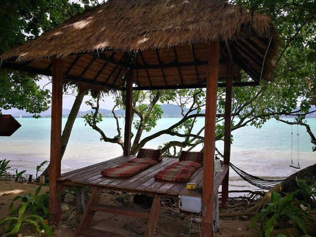 Baan Mai Beachfront Lone Island Phuket Exteriör bild